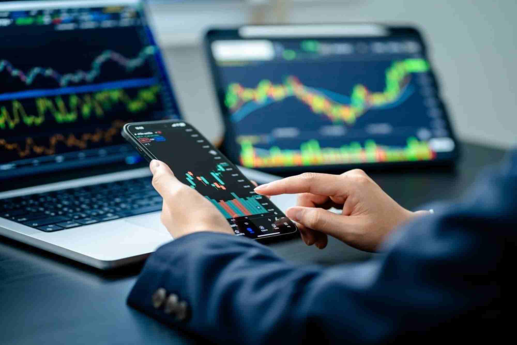 فرص نمو في قطاعات مالية مختلفة