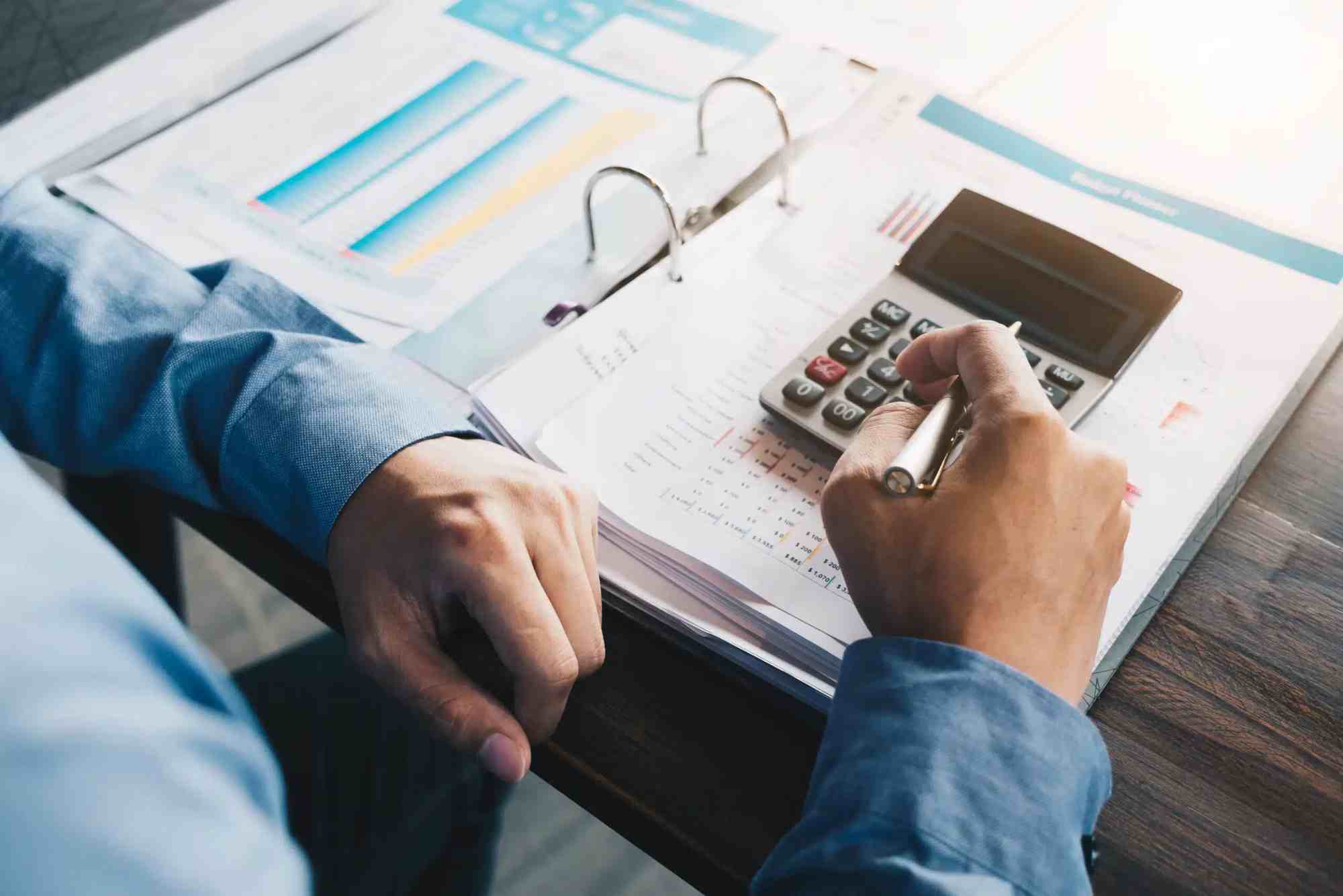 قرارات مالية تؤثر على أصحاب الشركات