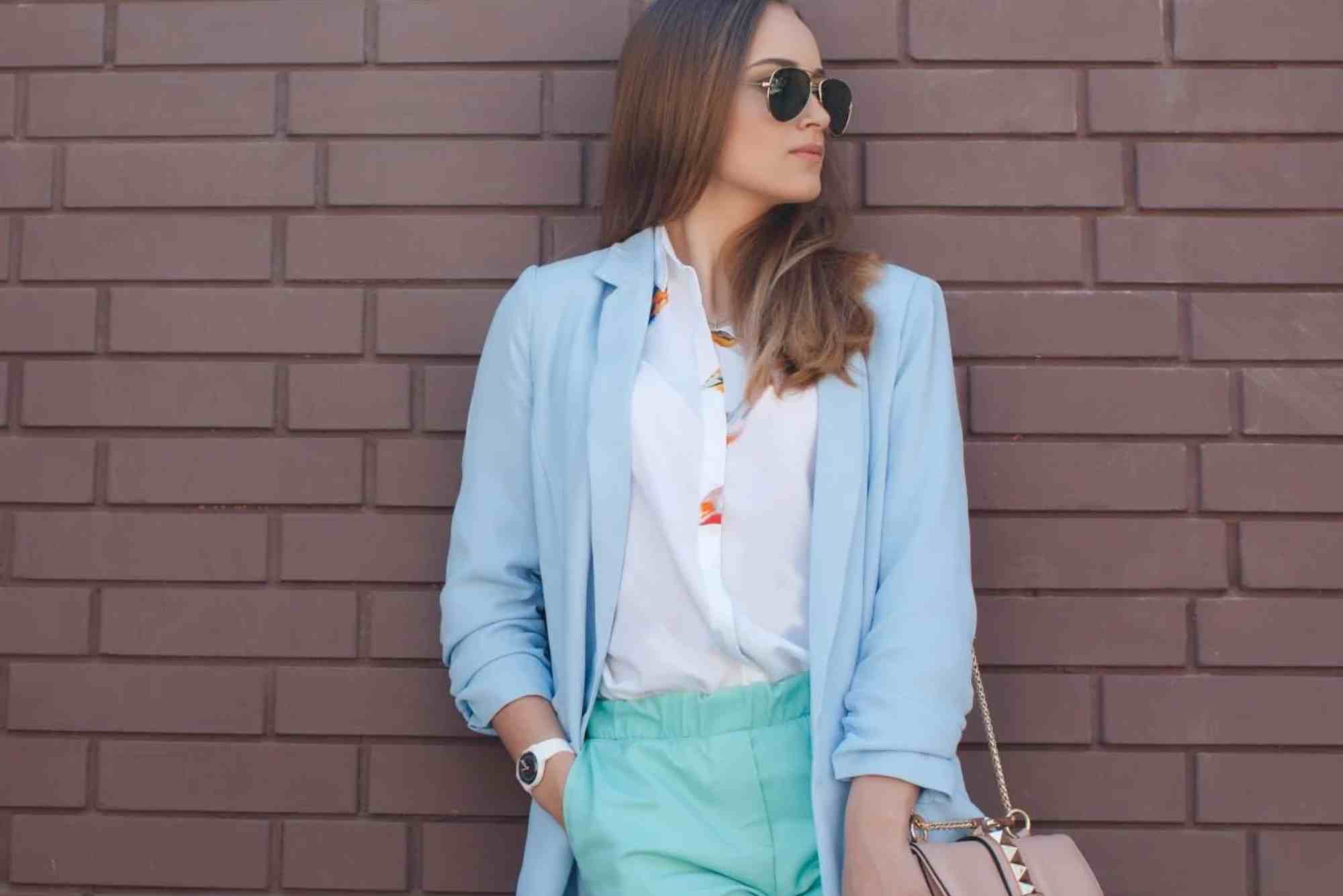 إطلالات تجمع بين البساطة والرقي