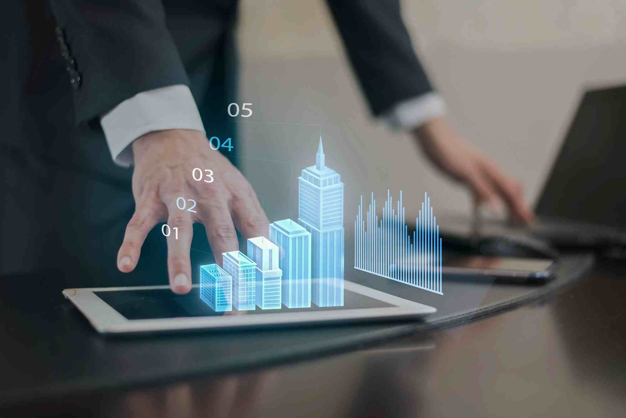 ما الذي يدفع المستثمرين نحو العقارات التجارية؟